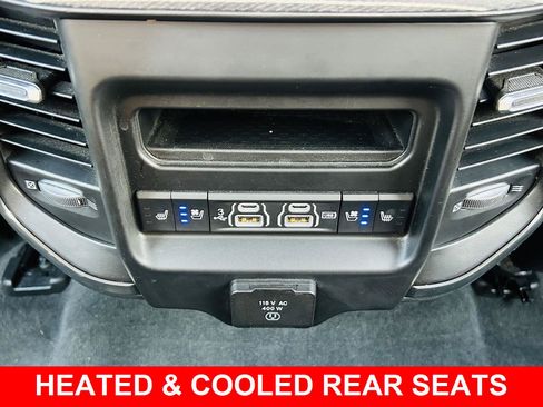 Used 2020 RAM 1500 Limited w/ Black Appearance Package AWD/4WD image 8