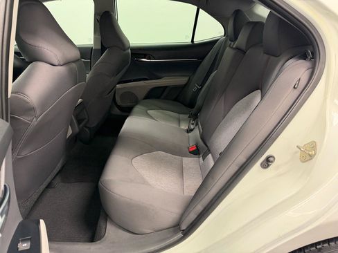 Used 2020 Toyota Camry LE FWD image 8