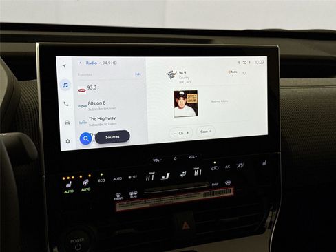 Used 2024 Toyota bZ4X XLE image 23