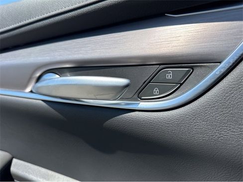 New 2025 Cadillac XT5 Luxury image 29