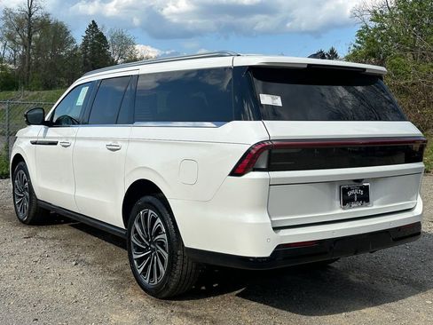 New 2025 Lincoln Navigator L Black Label AWD/4WD image 30