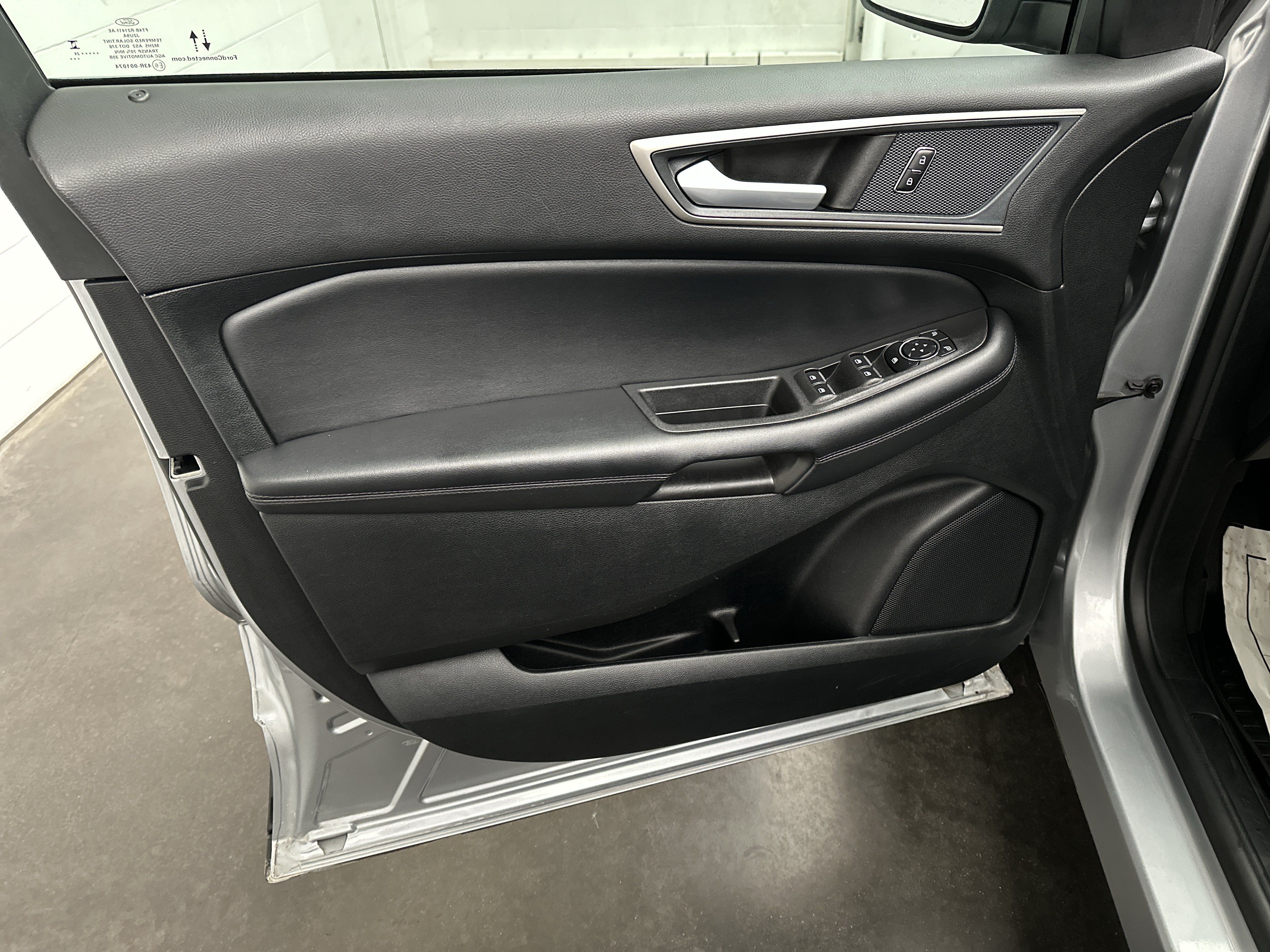 Used 2024 Ford Edge SEL AWD/4WD image 19