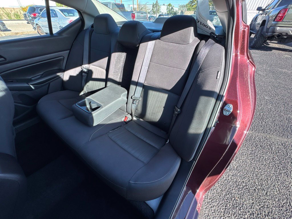 Used 2025 Nissan Altima 2.5 SV FWD image 15