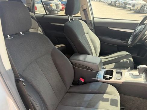 Used 2013 Subaru Outback 2.5i Premium AWD/4WD image 14