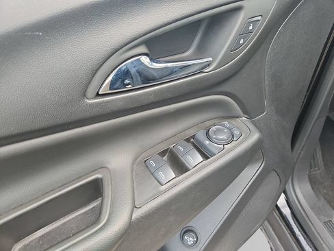 Used 2024 Chevrolet Equinox LT FWD image 19
