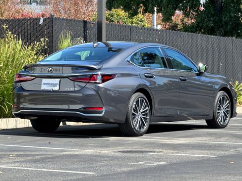 Certified 2025 Lexus ES 300h w/ Premium Package FWD image 5