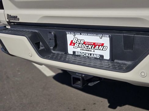 New 2026 GMC Canyon Denali image 15