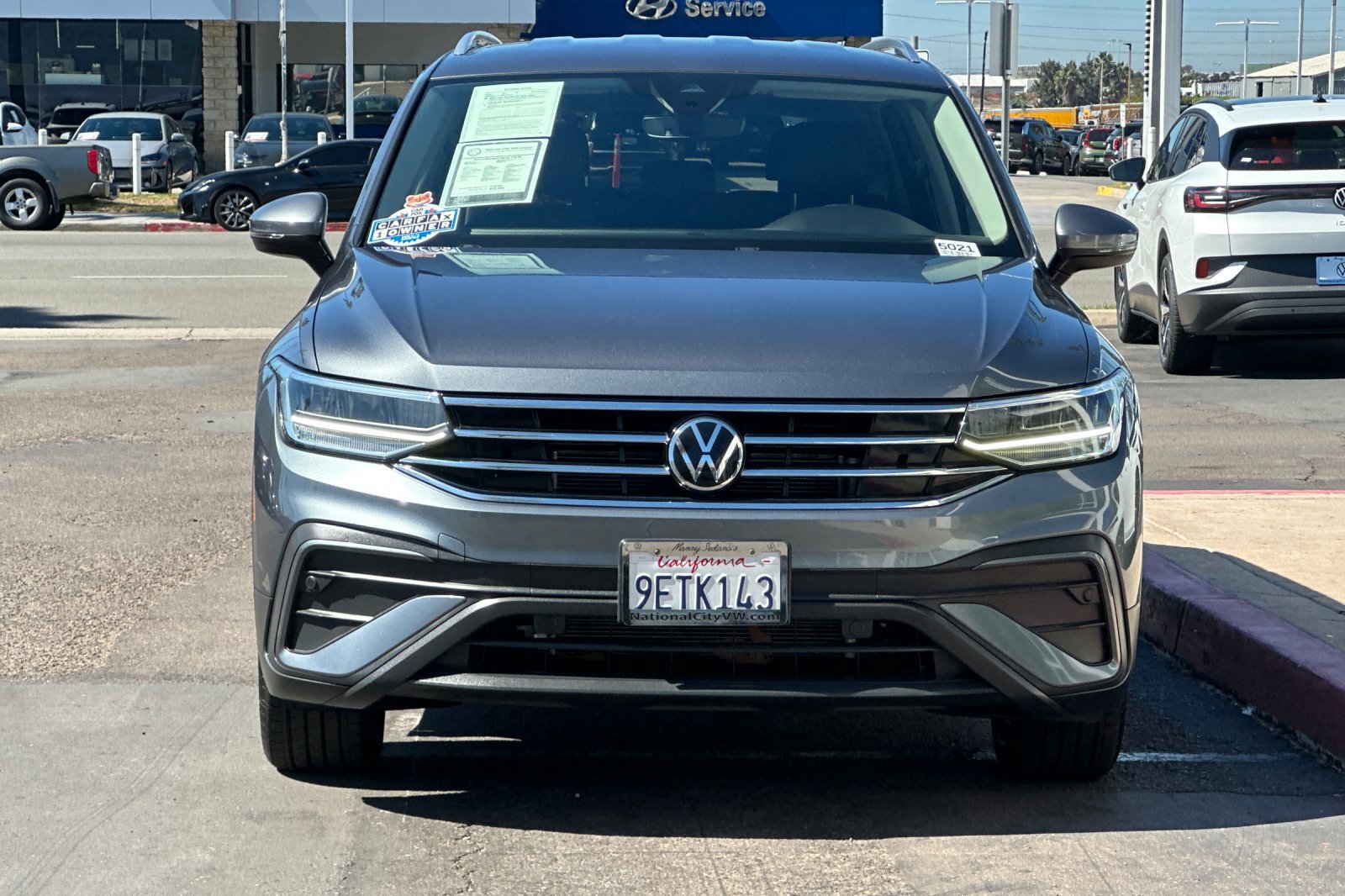 Used 2023 Volkswagen Tiguan SE FWD image 9