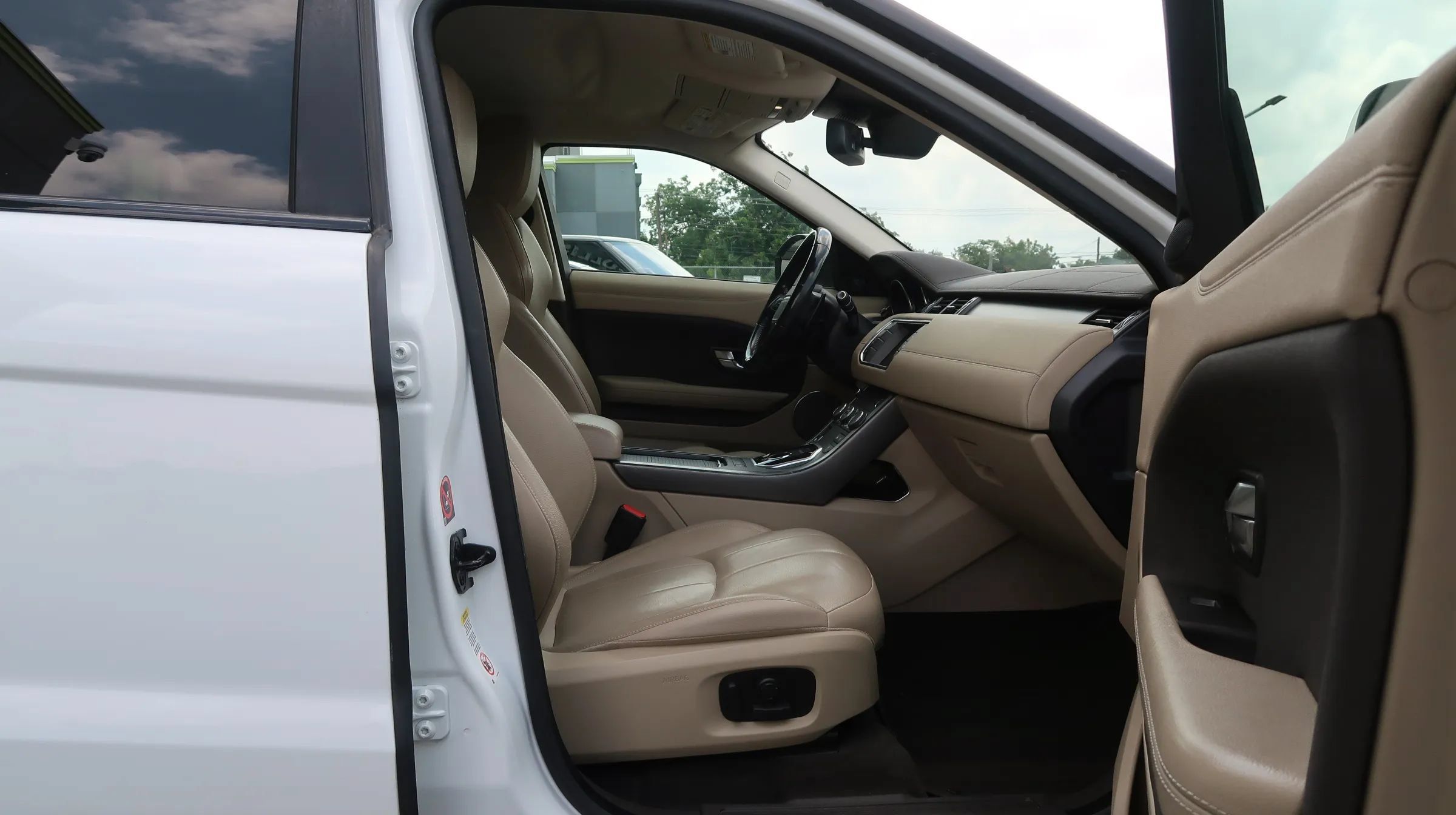 Used 2019 Land Rover Range Rover Evoque AWD/4WD image 25