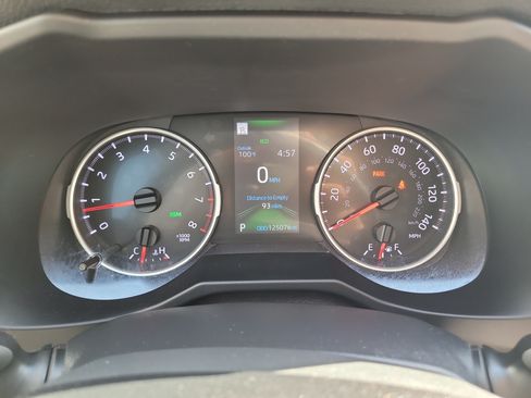 Used 2022 Toyota RAV4 XLE w/ Convenience Package FWD image 30