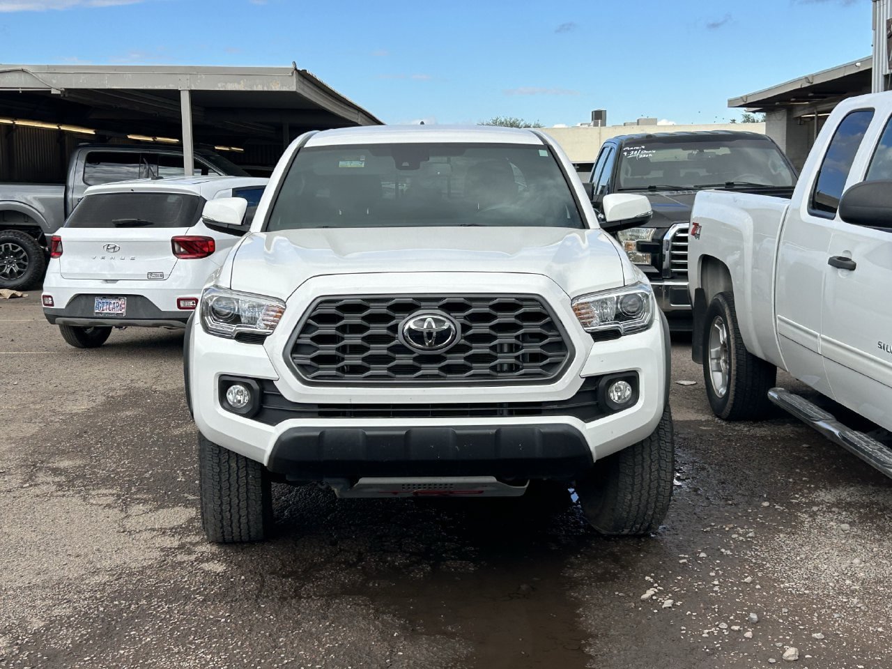 Used 2023 Toyota Tacoma TRD Off-Road AWD/4WD image 4