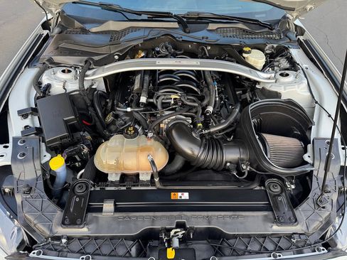 Used 2016 Ford Mustang Shelby GT350 w/ Technology Package image 12