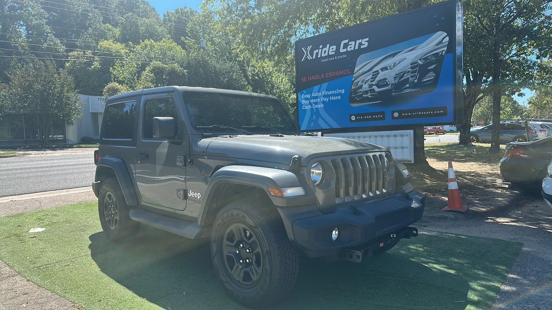 Used 2020 Jeep Wrangler Sport AWD/4WD image 2