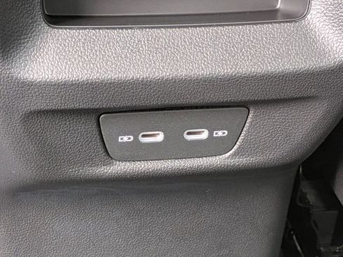 New 2026 Volkswagen Tiguan SE image 26