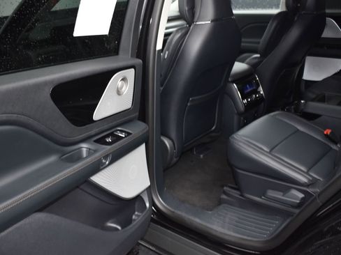 New 2026 Lincoln Aviator Reserve AWD/4WD image 12