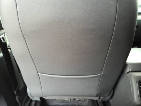 Used 2022 Volkswagen Taos SEL w/ Panoramic Sunroof Package FWD image 25