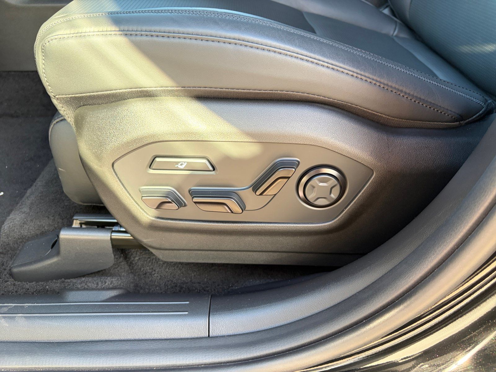 Used 2026 Hyundai Santa Fe Calligraphy AWD/4WD image 25