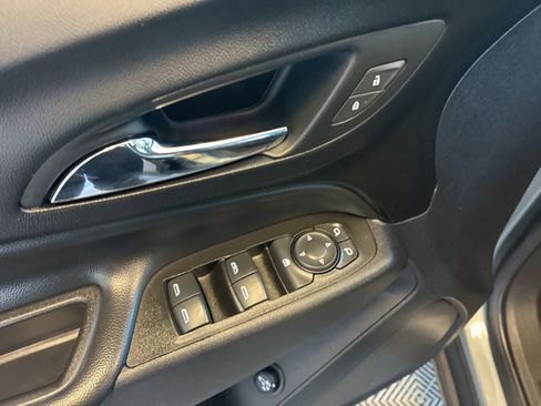 Used 2024 Chevrolet Equinox LT w/ Driver Convenience Package AWD/4WD image 15