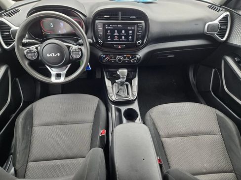 Used 2024 Kia Soul LX FWD image 8