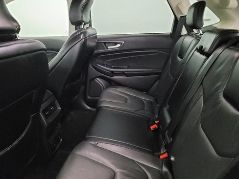 Used 2018 Ford Edge Titanium w/ Technology Package AWD/4WD image 18
