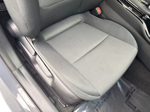 Used 2025 Toyota Prius LE FWD image 47