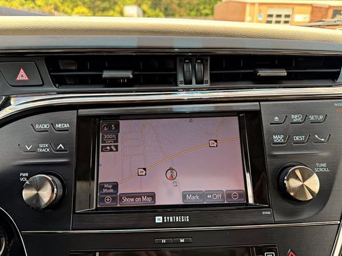 Used 2013 Toyota Avalon Limited FWD image 14