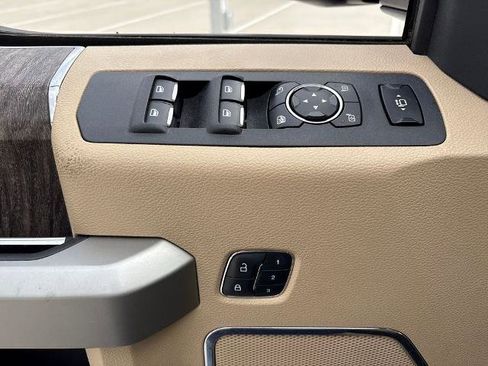 Certified 2017 Ford F250 Lariat w/ Lariat Ultimate Package image 18