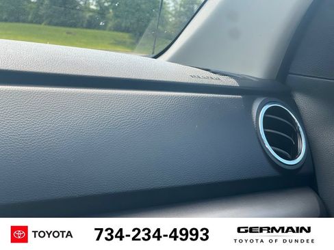 Used 2017 Toyota Tundra SR5 AWD/4WD image 18