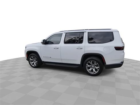 Used 2022 Jeep Wagoneer Series II image 6