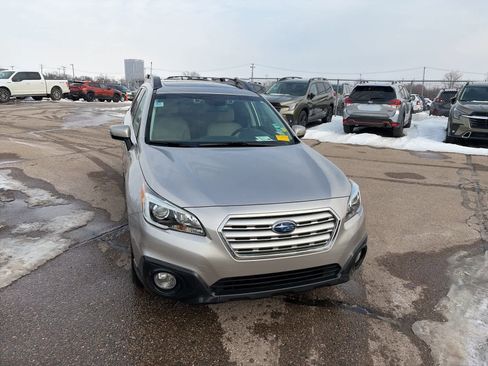 Used 2016 Subaru Outback 2.5i Premium image 3