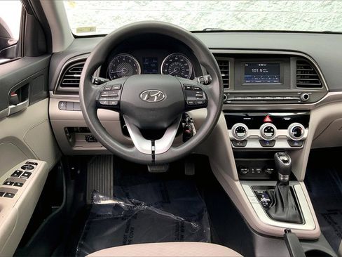 Used 2019 Hyundai Elantra SE image 4