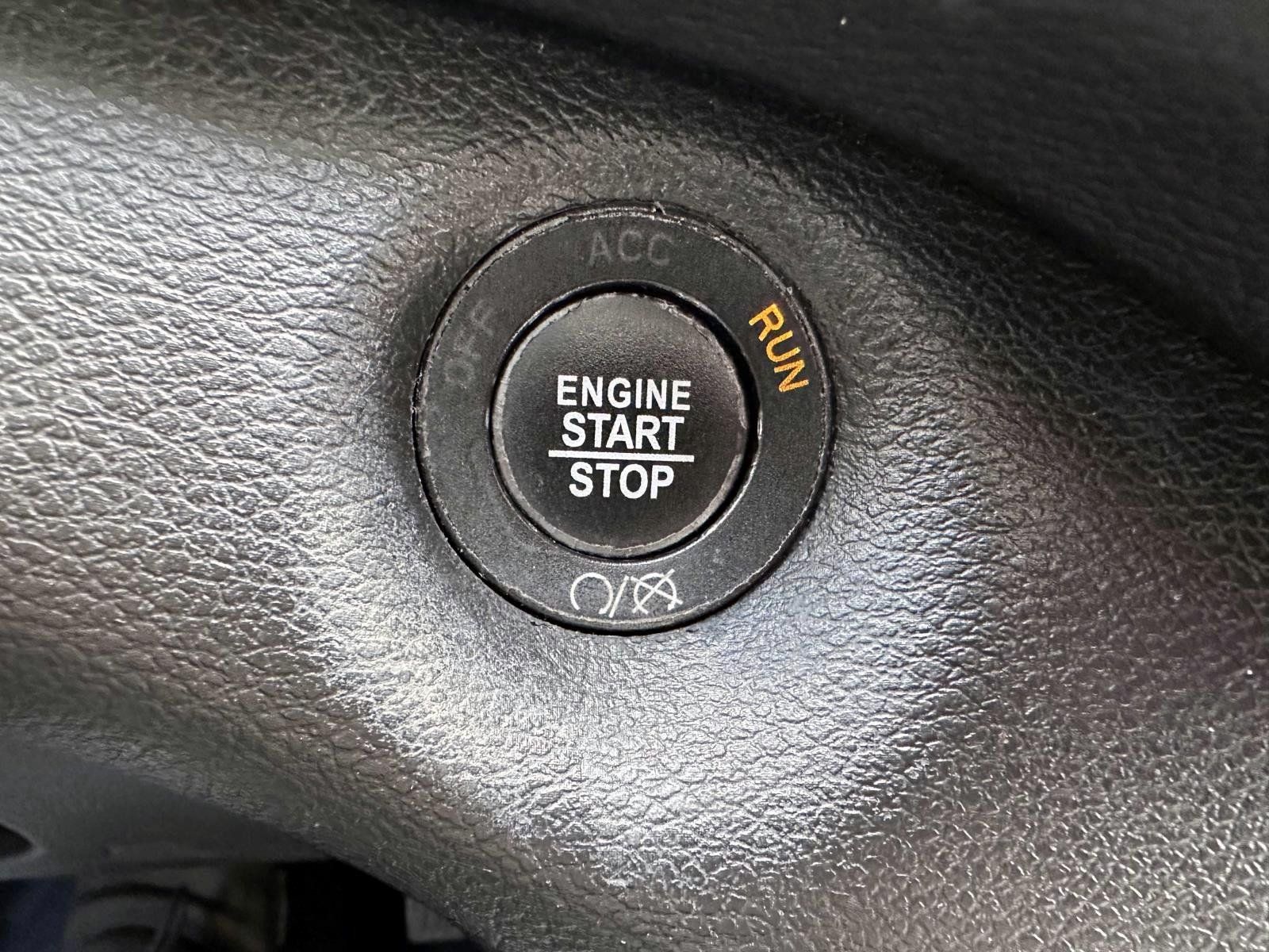 Used 2019 Jeep Cherokee Limited AWD/4WD image 21