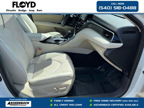 Used 2024 Toyota Camry XLE w/ Navigation Package FWD image 34