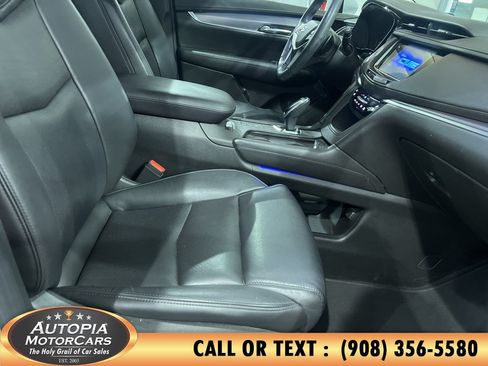 Used 2018 Cadillac XT5 Premium Luxury AWD/4WD image 14