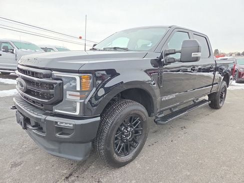 Used 2022 Ford F250 Lariat w/ Black Appearance Package image 2
