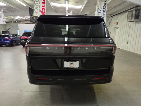Used 2025 Lincoln Navigator L Reserve w/ Jet Appearance Package AWD/4WD image 6