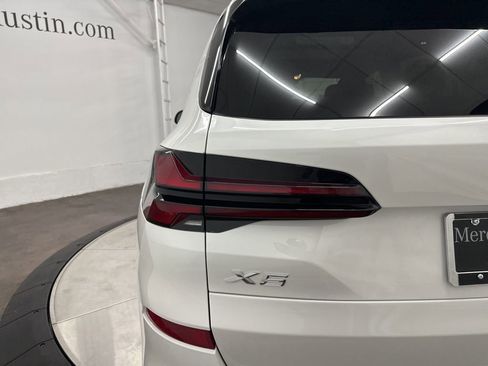 Used 2025 BMW X5 xDrive40i w/ M Sport Package image 31