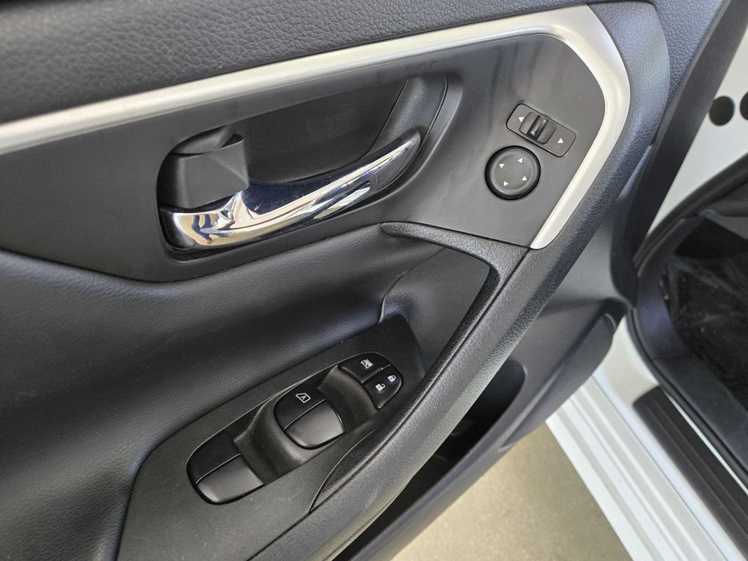 Used 2016 Nissan Altima 2.5 S w/ Power Driver Seat Package FWD image 12