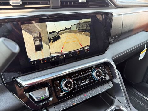 New 2026 GMC Sierra 2500 Denali w/ Technology Package AWD/4WD image 19