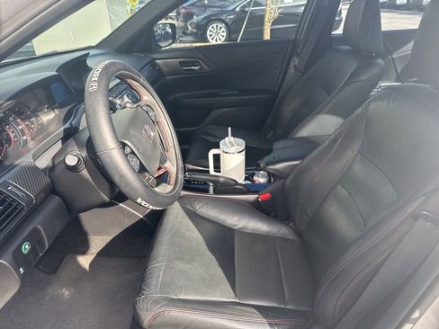 Used 2017 Honda Accord Sport Special Edition image 3