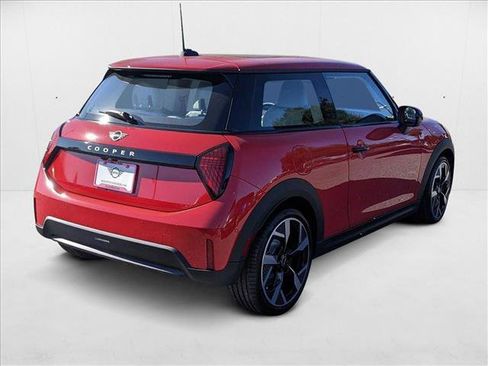 Used 2025 MINI Cooper 2-Door Hardtop image 2