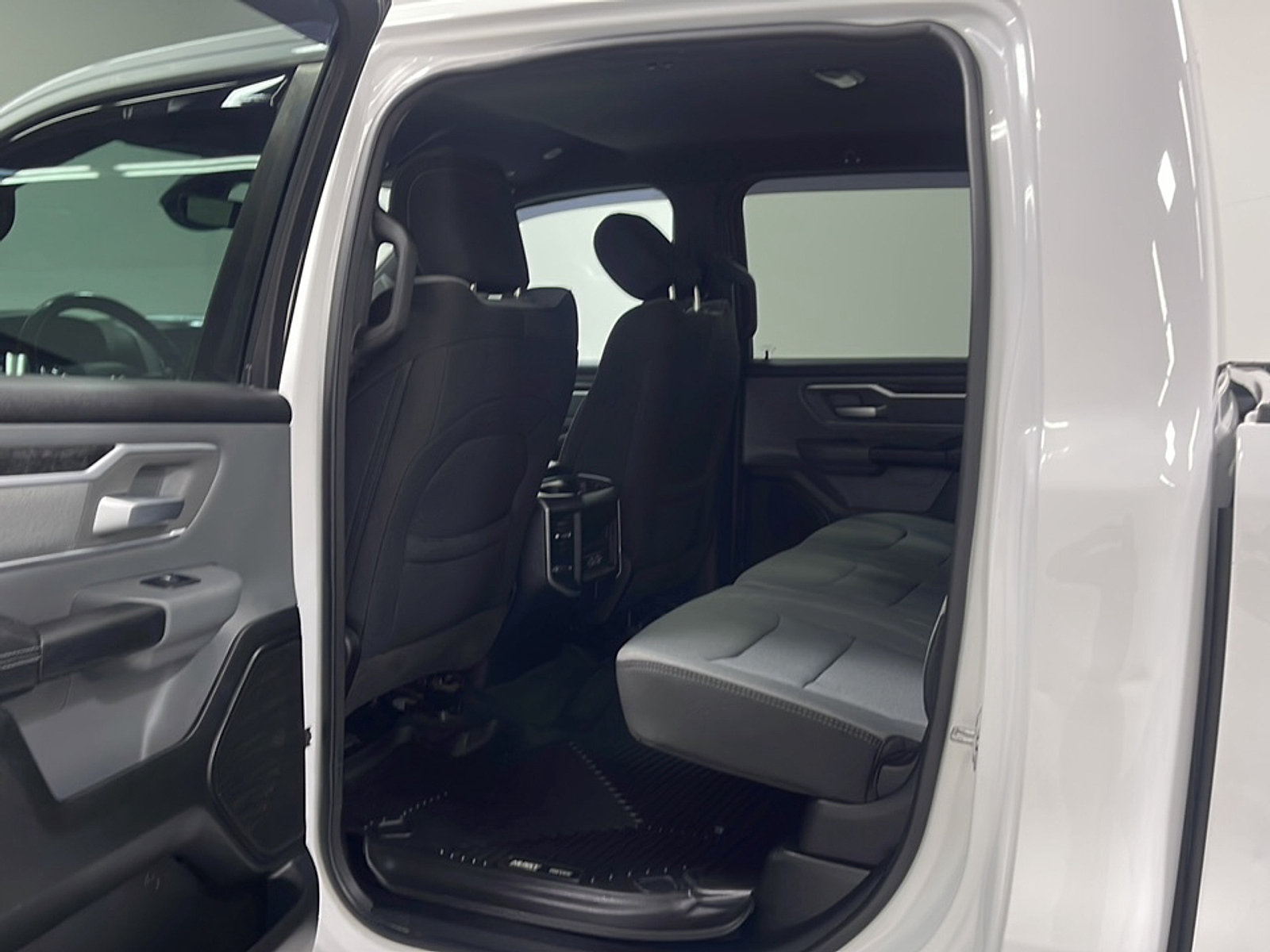 Used 2023 RAM 1500 Big Horn AWD/4WD image 14