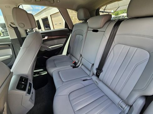 Certified 2022 Audi Q5 2.0T Premium w/ Convenience Package AWD/4WD image 16