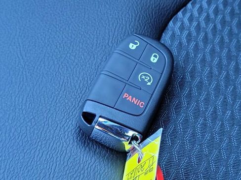 New 2026 Jeep Compass Latitude image 24