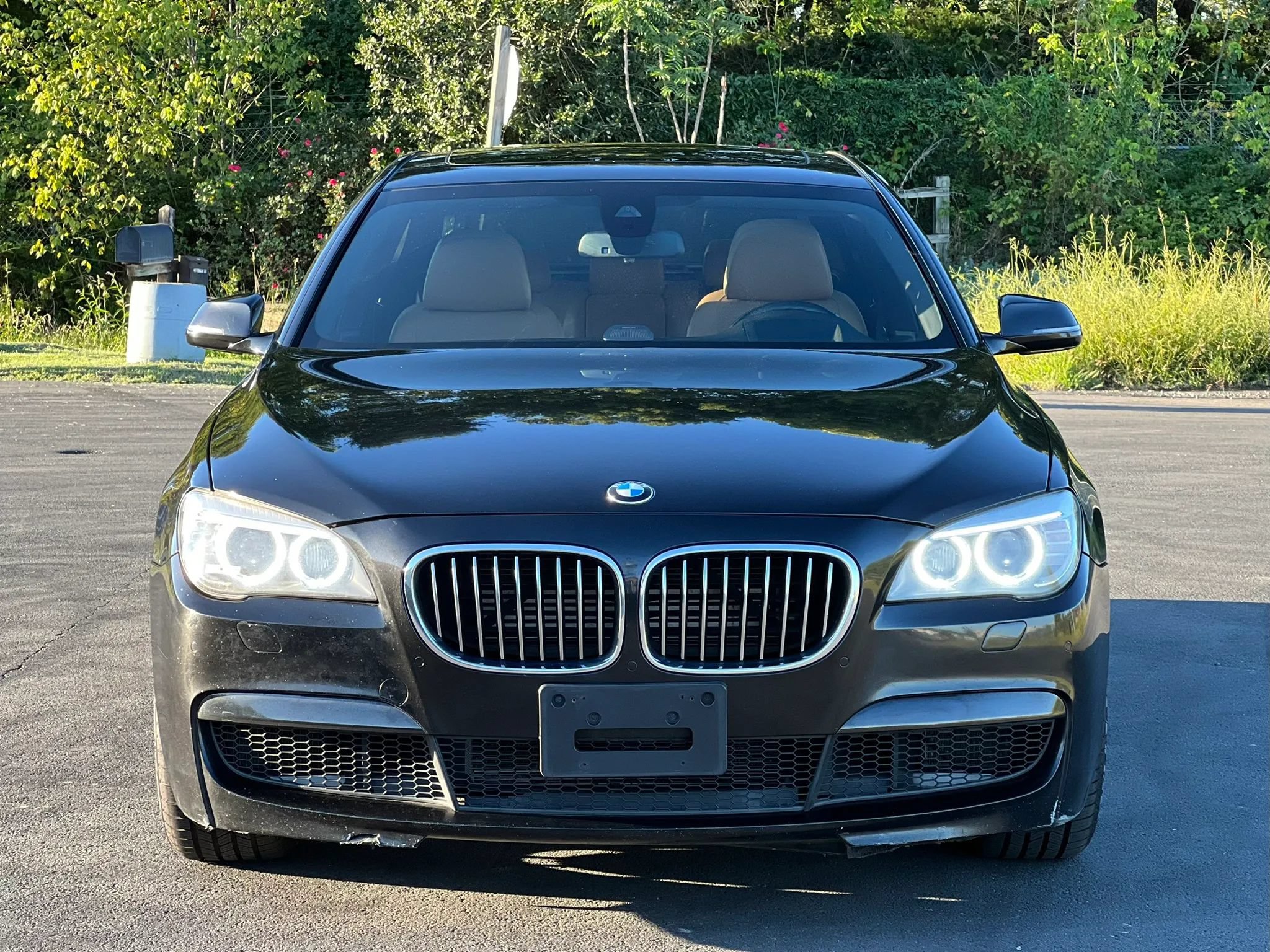 Used 2013 BMW 750Li xDrive w/ Executive Pkg AWD/4WD image 8