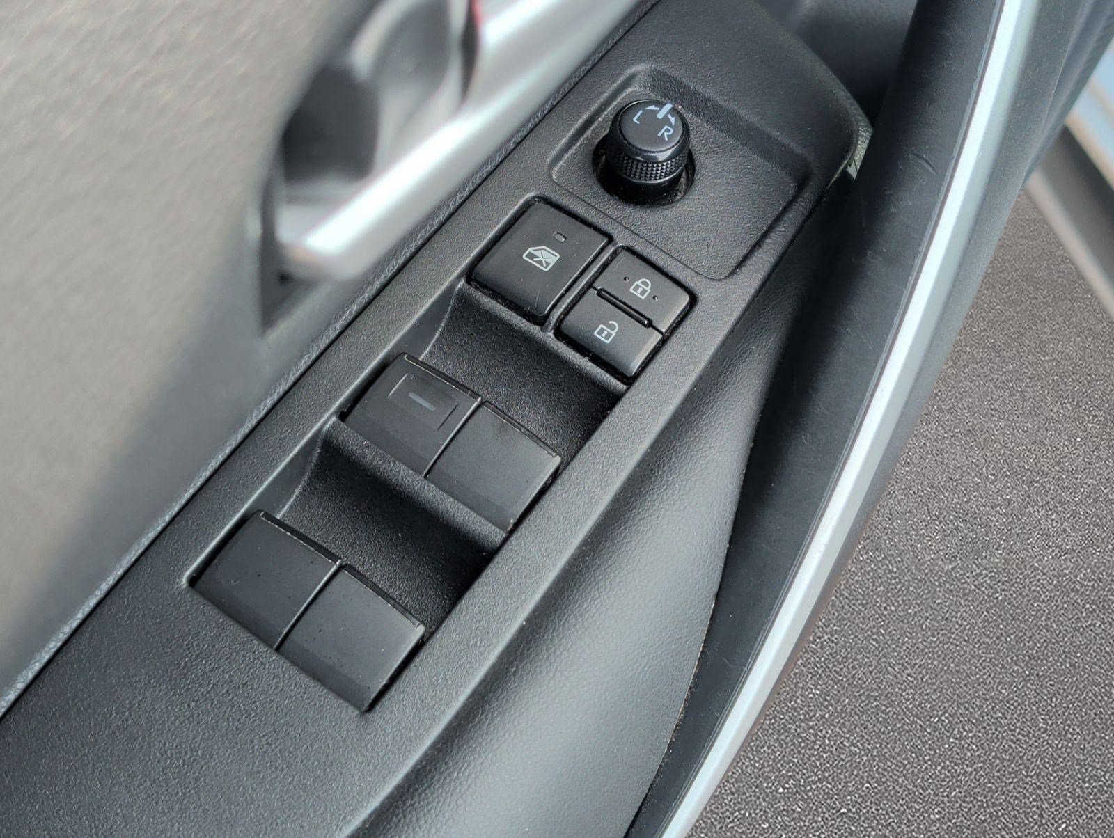 Used 2020 Toyota Corolla SE FWD image 9