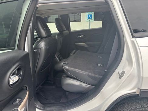 Used 2018 Jeep Cherokee Limited w/ High Altitude Package FWD image 25