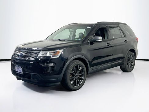 Used 2018 Ford Explorer XLT w/ Equipment Group 202A image 1