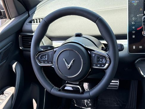 New 2025 VinFast VF 8 Plus image 23