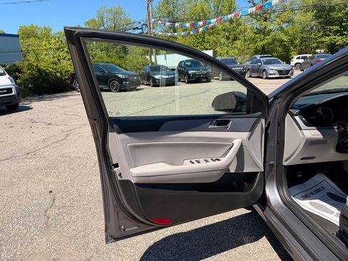 Used 2019 Hyundai Sonata SEL FWD image 13